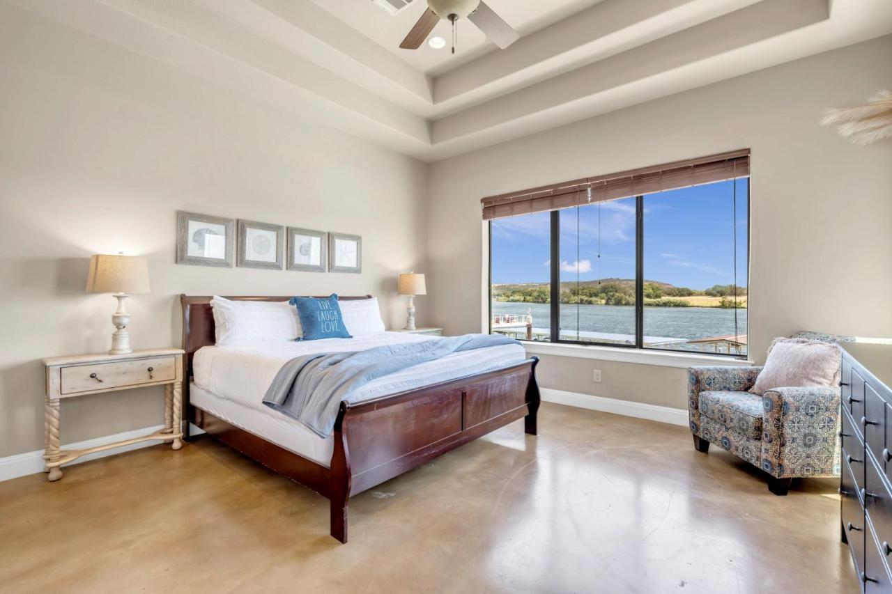119 Christopher Concierge Services Available Kingsland Экстерьер фото
