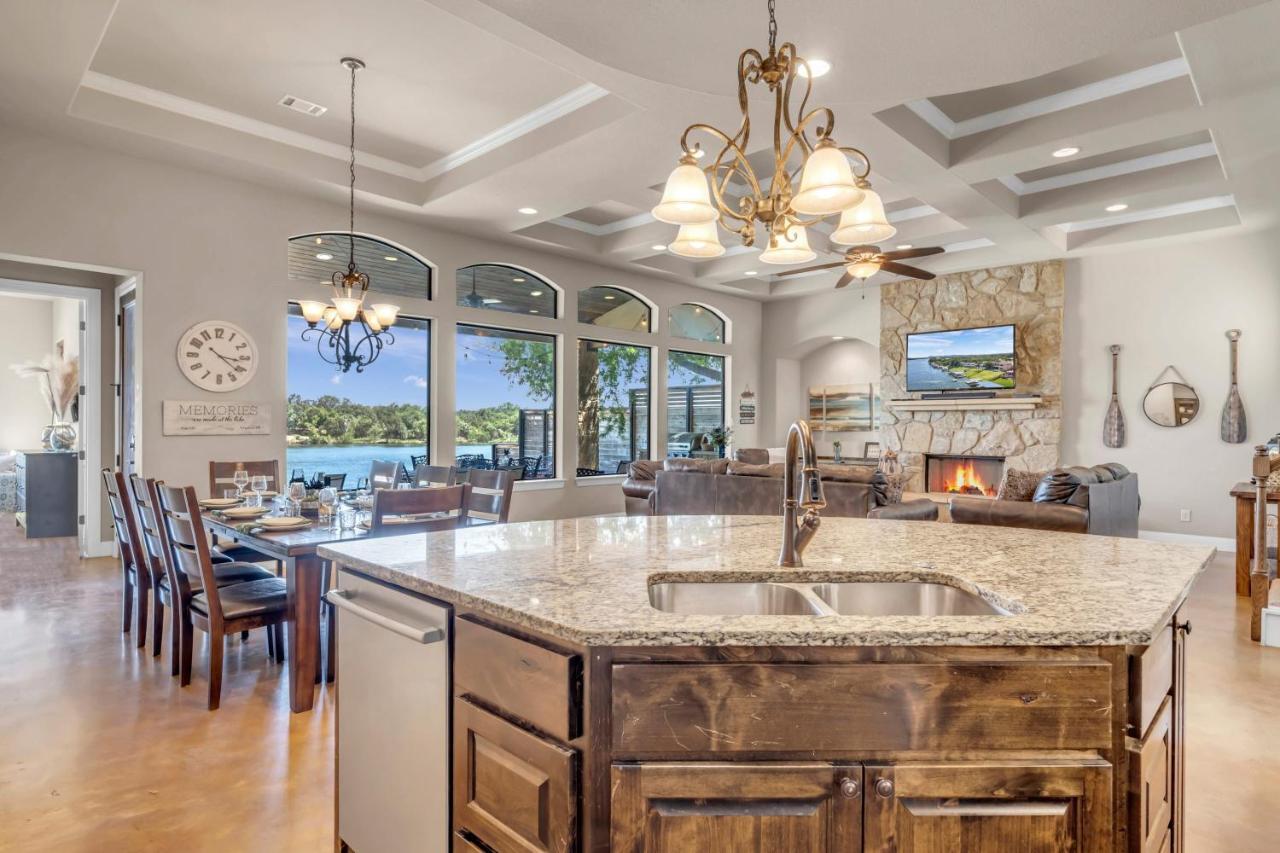 119 Christopher Concierge Services Available Kingsland Экстерьер фото