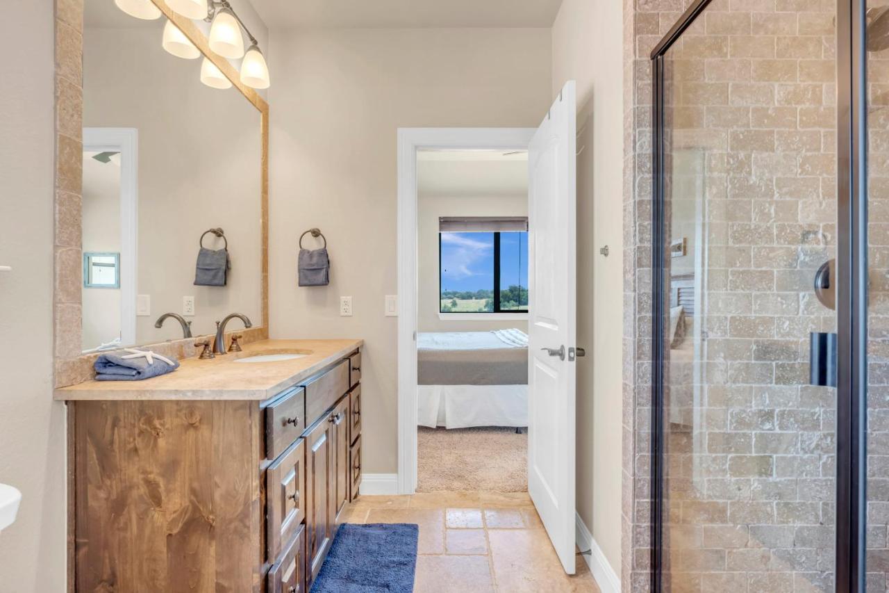 119 Christopher Concierge Services Available Kingsland Экстерьер фото