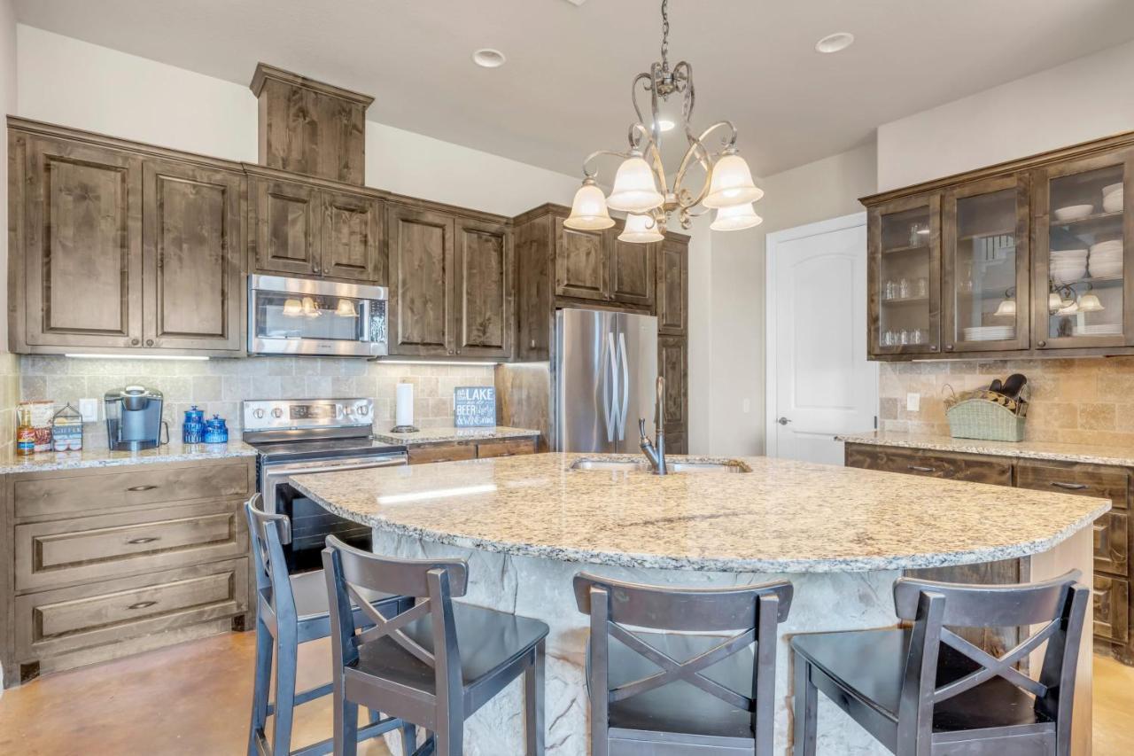 119 Christopher Concierge Services Available Kingsland Экстерьер фото
